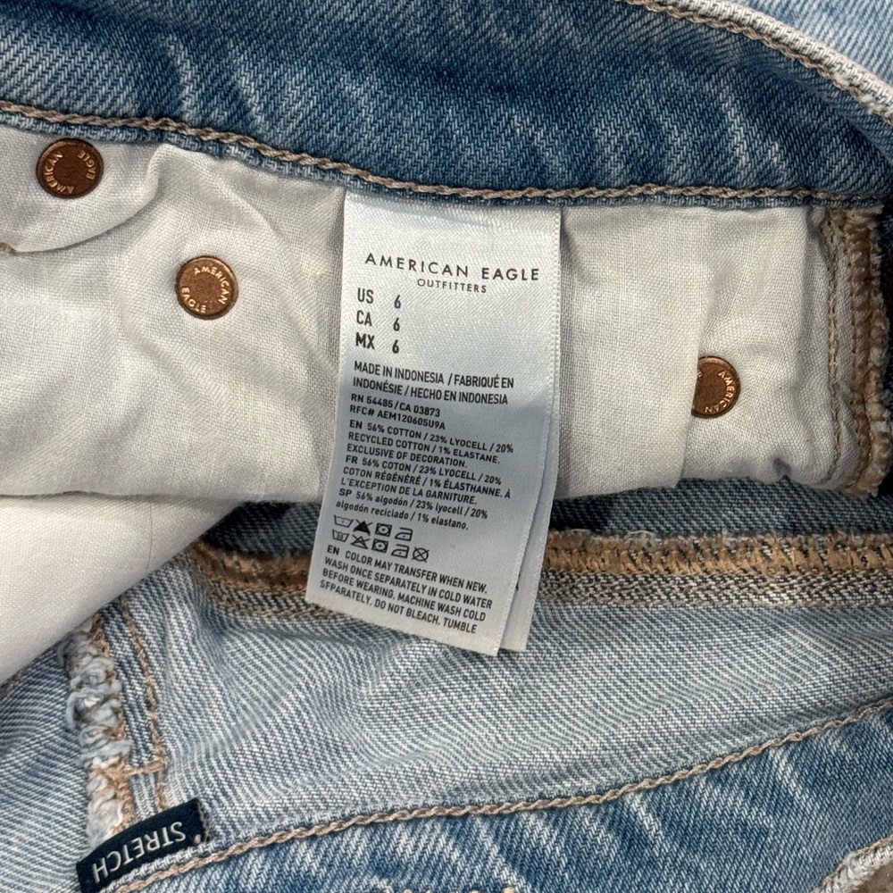 American Eagle Low Rise Shorts - Picture 5 of 5